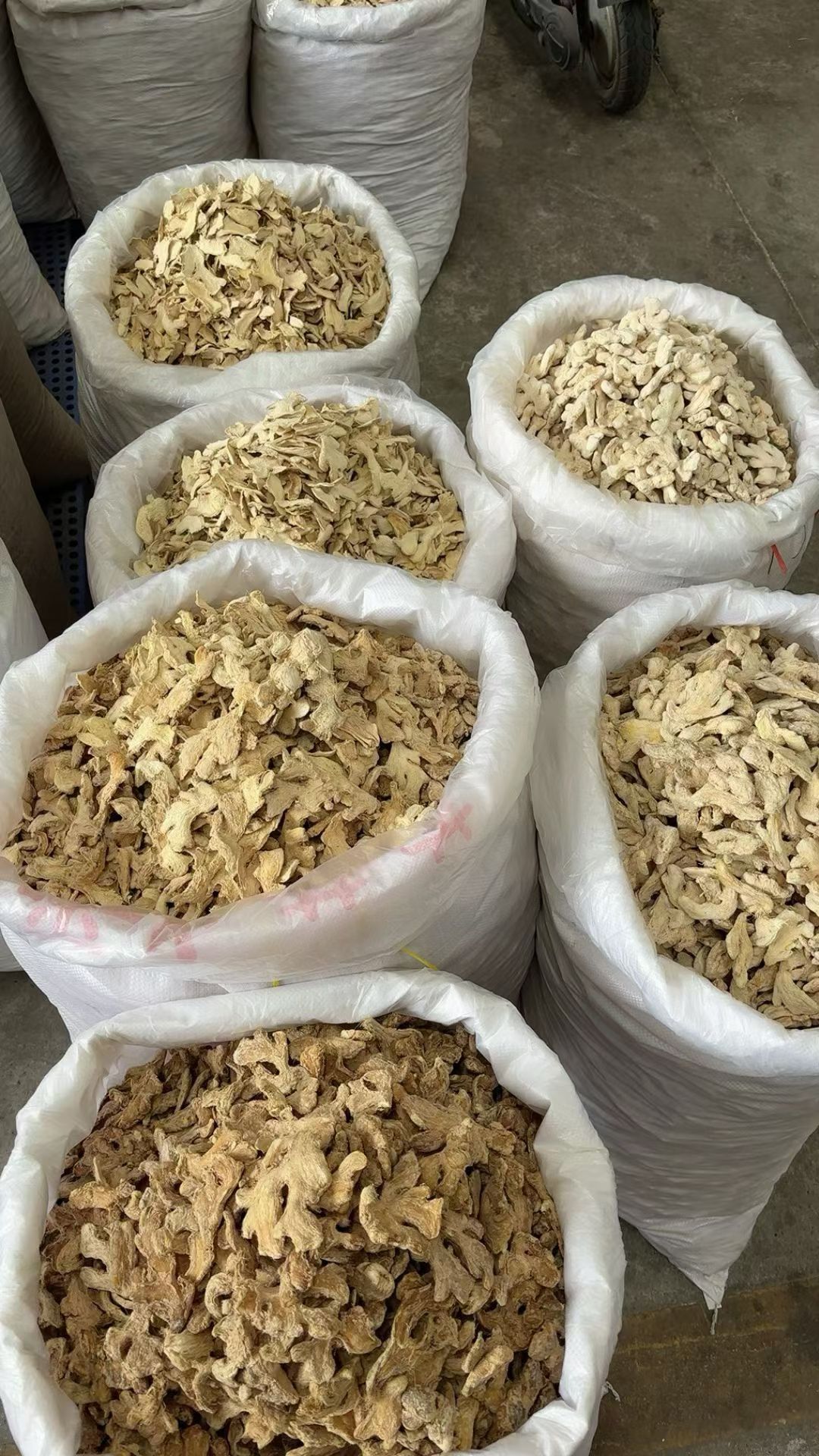 Premium Dried Ginger Slice — Machine Baked & Automatic Sliced Sulfur-Free Bulk Spice - Image 2
