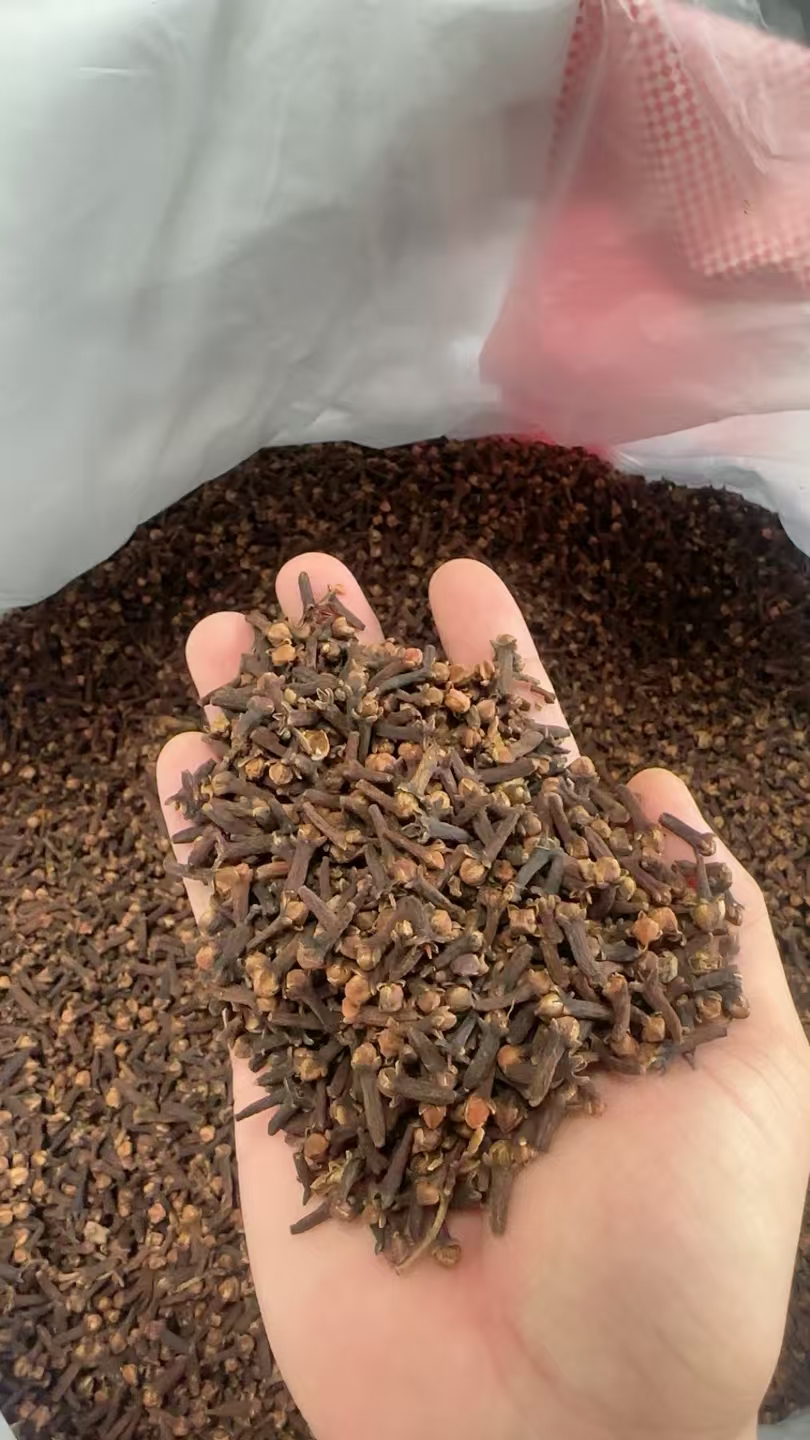 Natural Dried Clove Buds Wholesale Export Grade For Cooking, Pharmaceutical & Chemical Industry